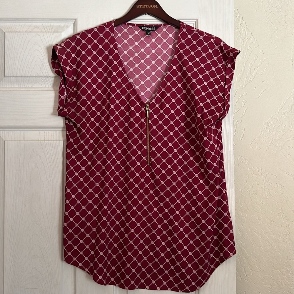 Express zipper front short sleeve blouse